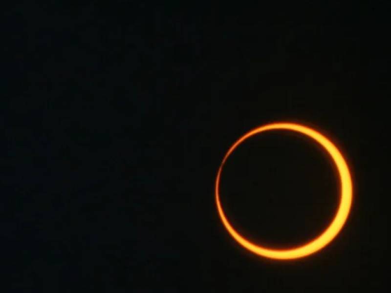 ¿Qué normas deben cumplir los lentes para ver el eclipse solar?