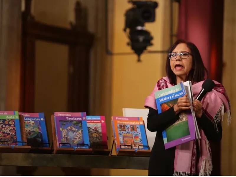 SEP anuncia traducción de libros de texto a 20 lenguas indígenas