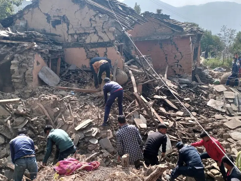 Más de 60 fallecidos por sismo de magnitud 5.6 en Nepalok
