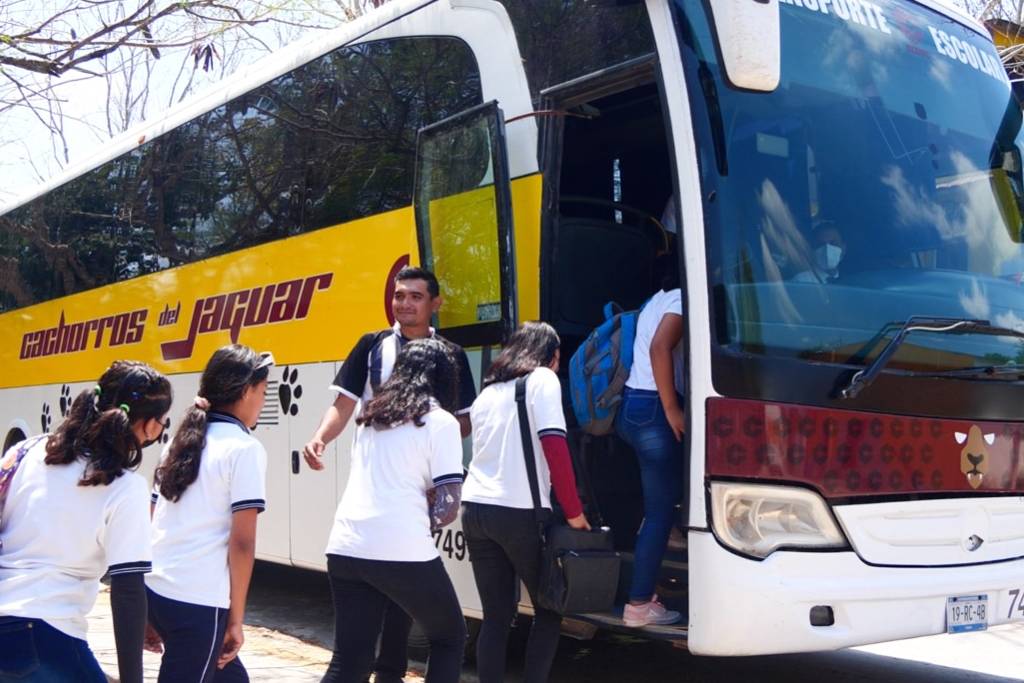 Proyecto nPrograma de Transporte Escolar beneficia a más de mil estudiantes de Campecheuevo